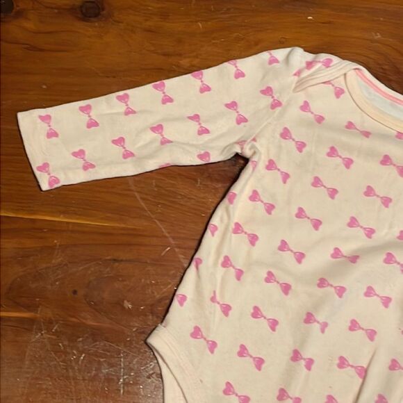 NWOT 6-9 month Cat & Jack long sleeve pink w/pink bow graphics body suit/onesie - Picture 4 of 16